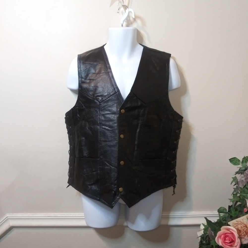 Diamond Plate Black Pieced Leather Biker Vest - Picture 8 of 8